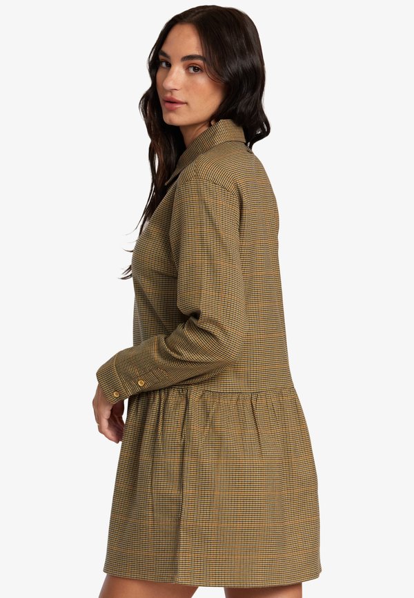 RVCA  NOT TODAY - ROBE
