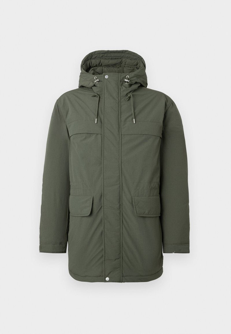 Grüne Parkajacke mit Kapuze, zwei Fronttaschen, Reißverschlüssen und Kordelzügen. Hergestellt aus glattem Stoff mit leichtem Glanz.
