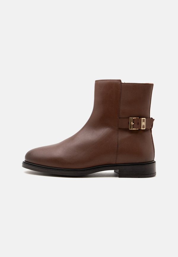 Tommy Hilfiger BUCKLE - Ankle boots - winter cognac
