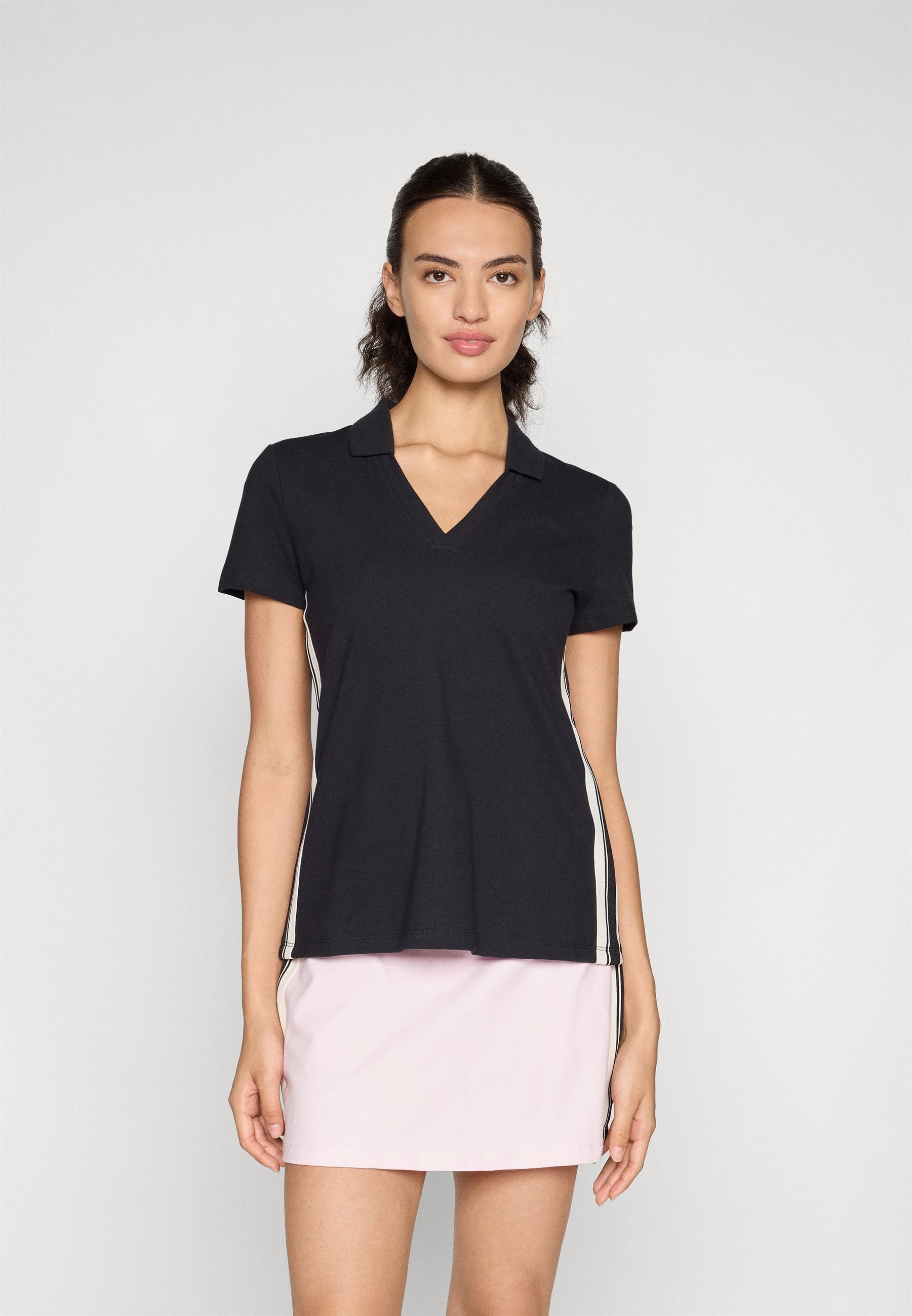 DKNY Sport