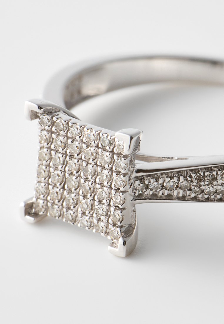 Diamant Exquis 0.26 CT DIAMOND
