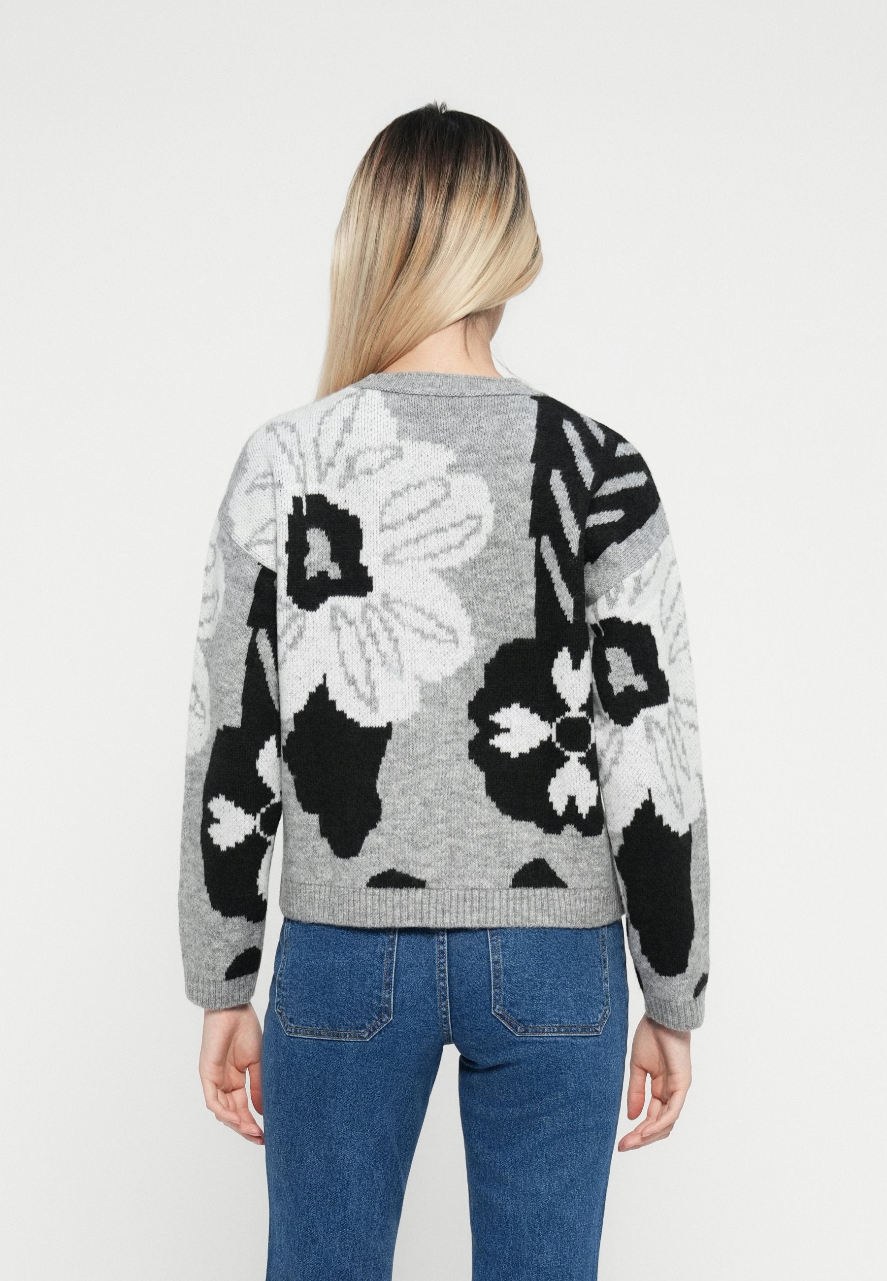 ONLY ONLJADE FLOWER O NECK