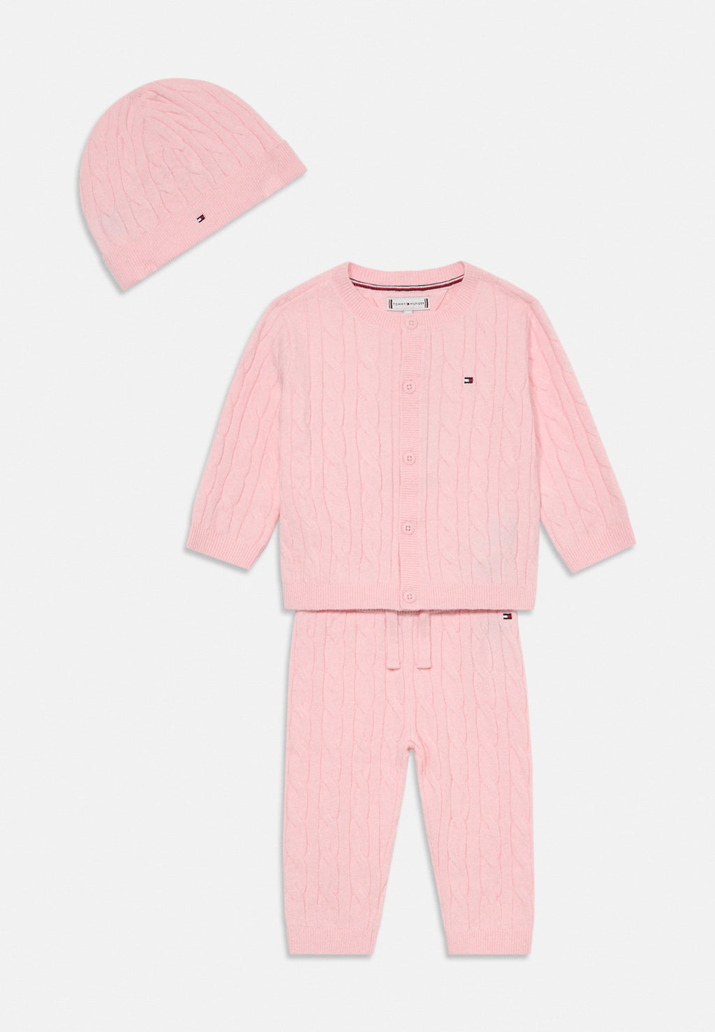 THREE-PIECE OUTFIT GIFT BOX Media 1