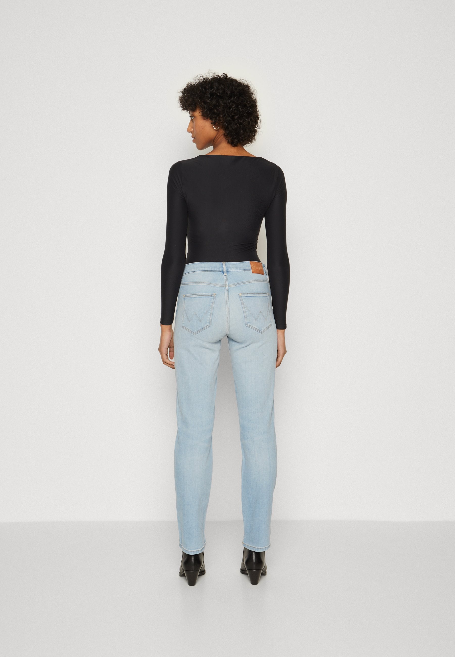 Wrangler STRAIGHT