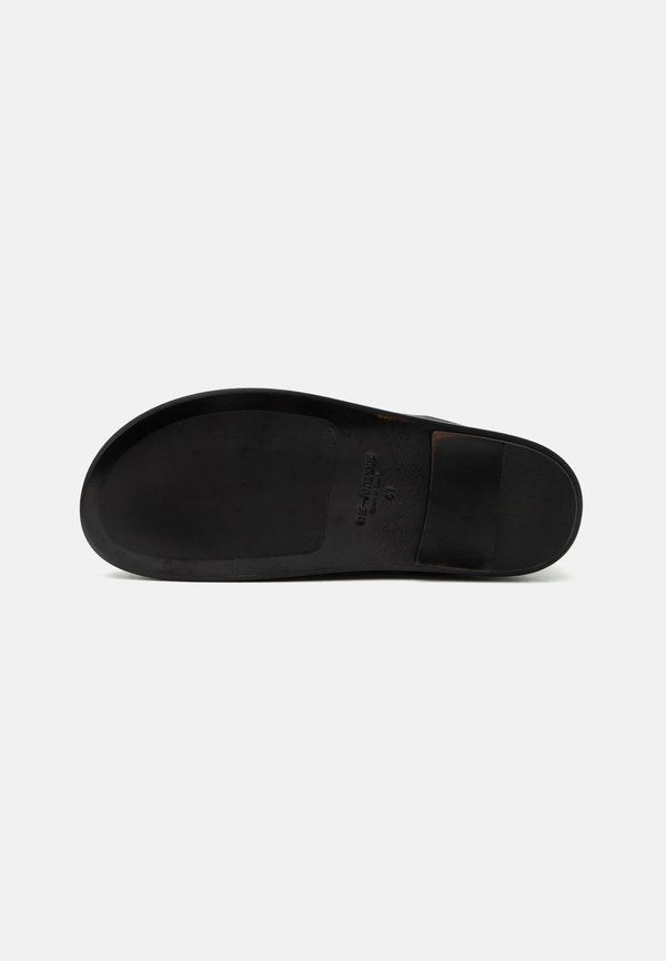 The Antipode LOAFER
