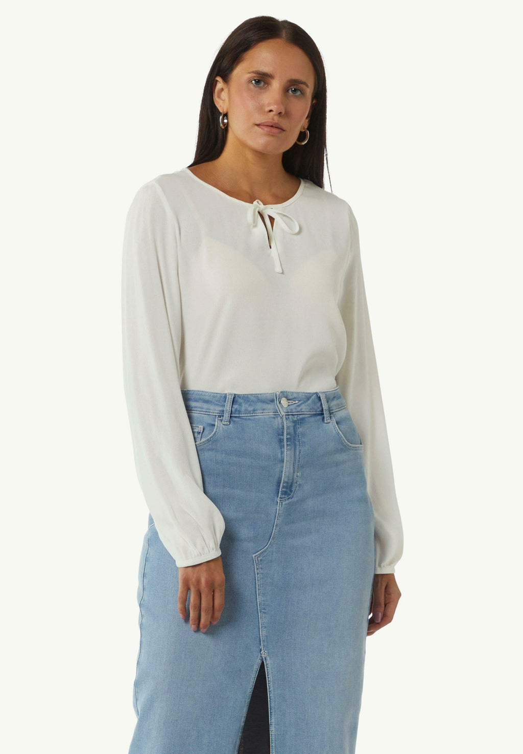 comma casual identity MIT AUSSCHNITT