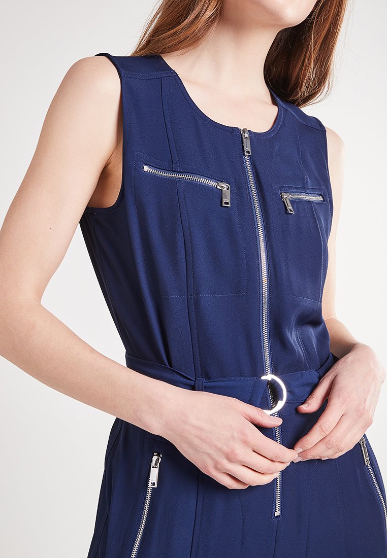 DKNY