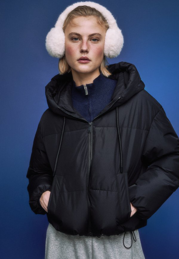 Stradivarius OVERSIZE PUFFER WITH HOOD