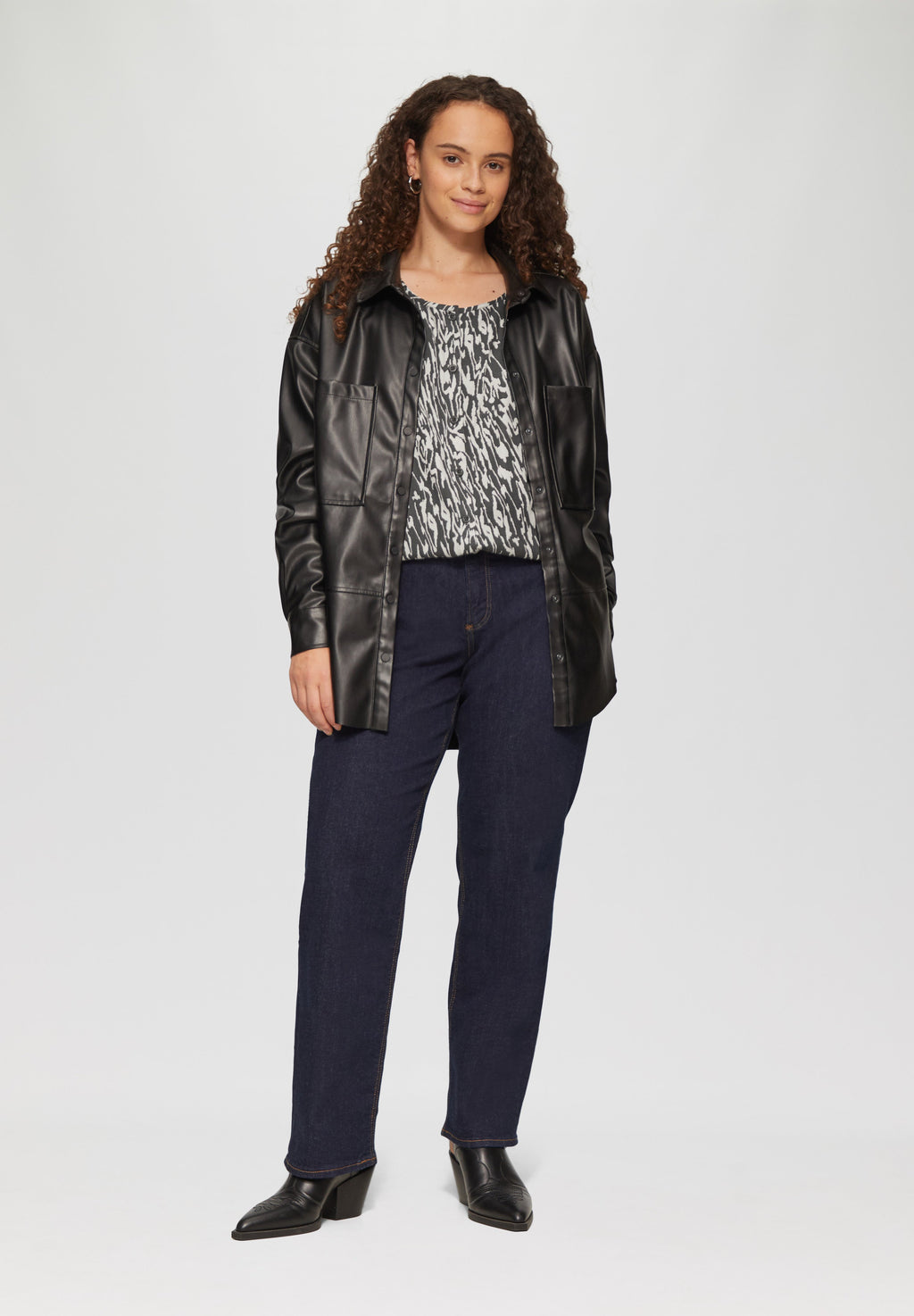 QS LOOSE FIT