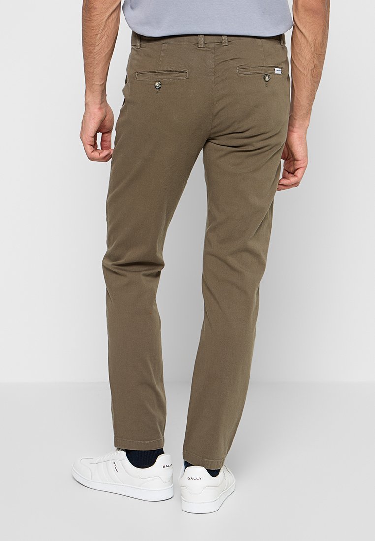 SLIM FIT Media 3