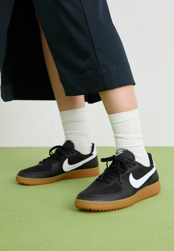 Nike Sportswear FIELD GENERAL - Trainers - black/white/light brown