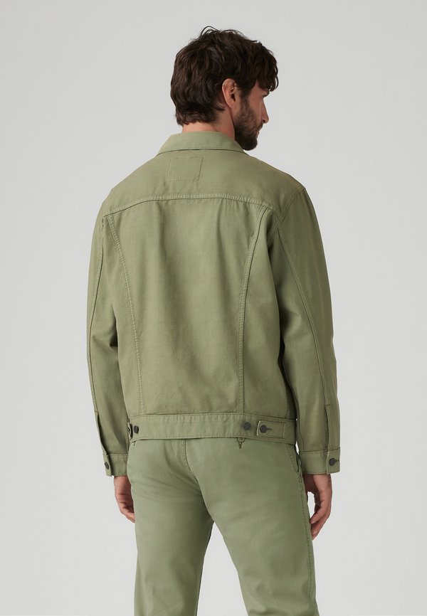 Levi's® RELAXED FIT TRUCKER