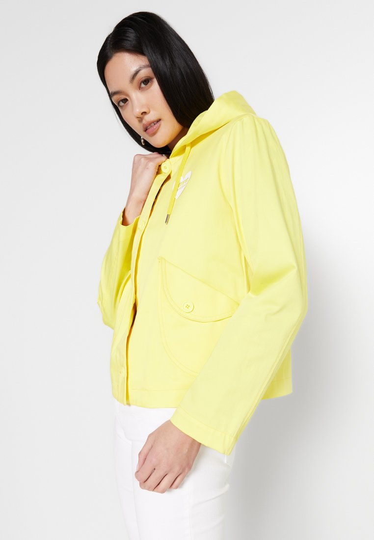 Love Moschino