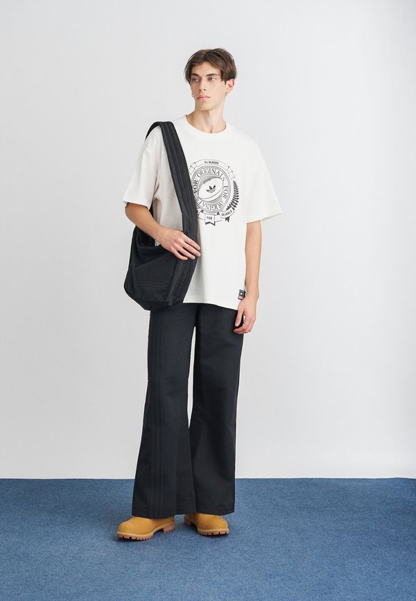 adidas Originals GRAPHIC TEE