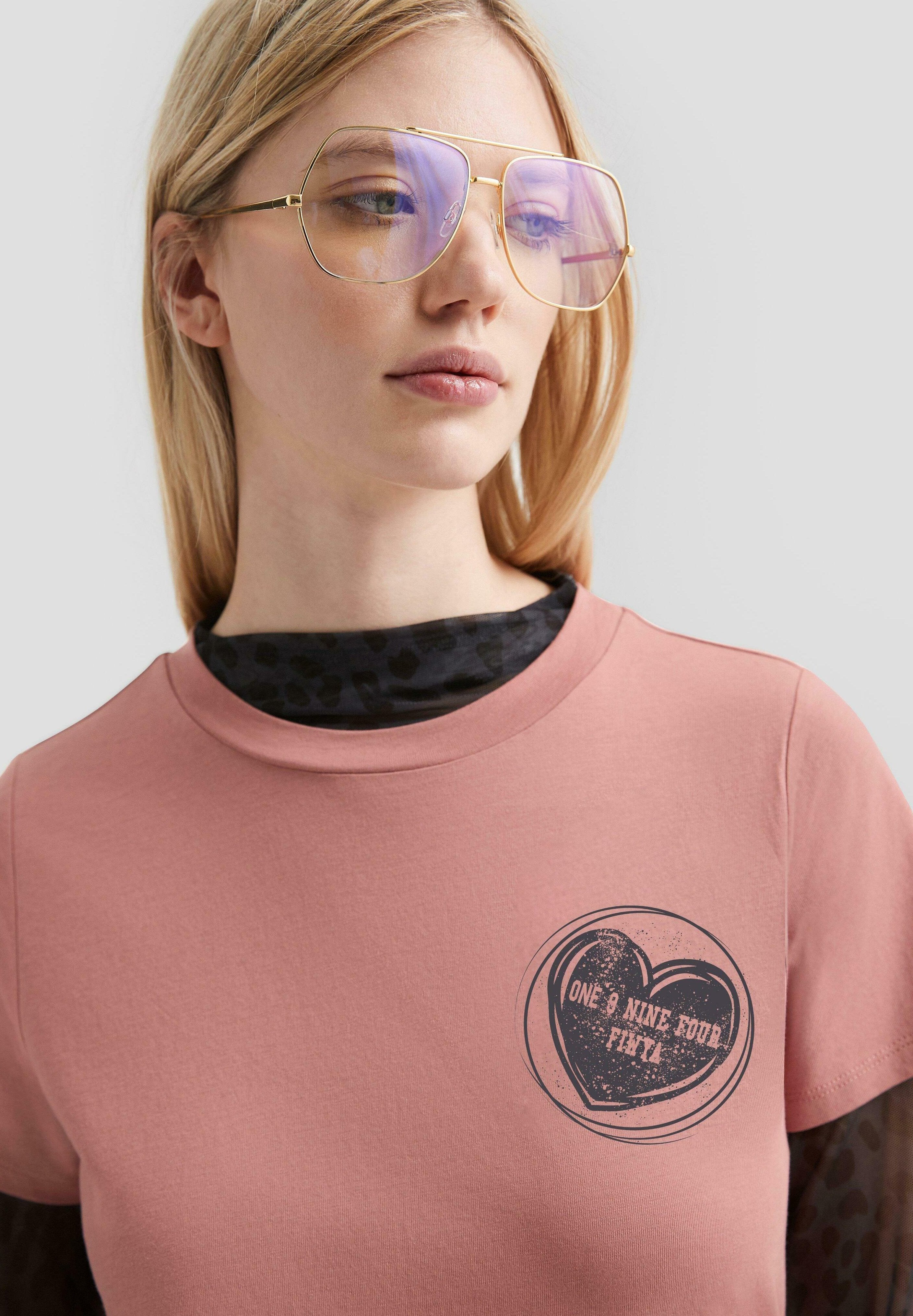 QS MIT KLEINEM FRONTPRINT