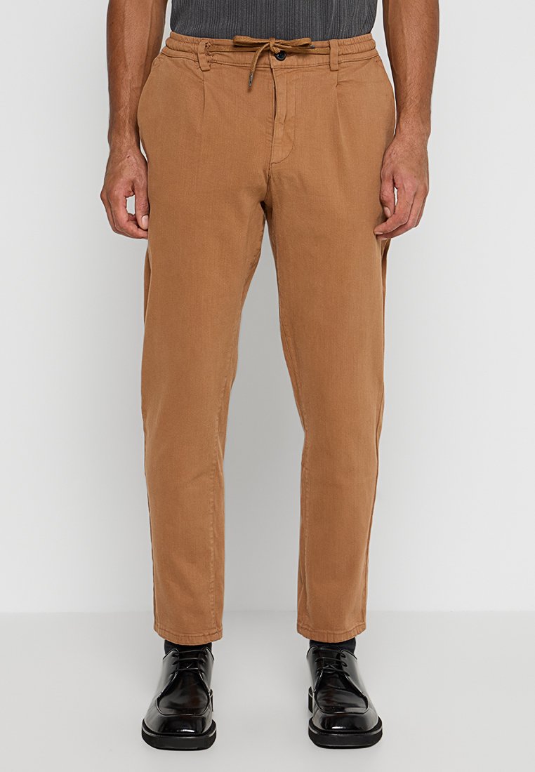 SLIM FIT Media 1