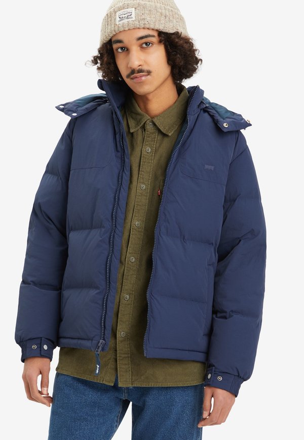 Levi's® ROCKRIDGE SHORT