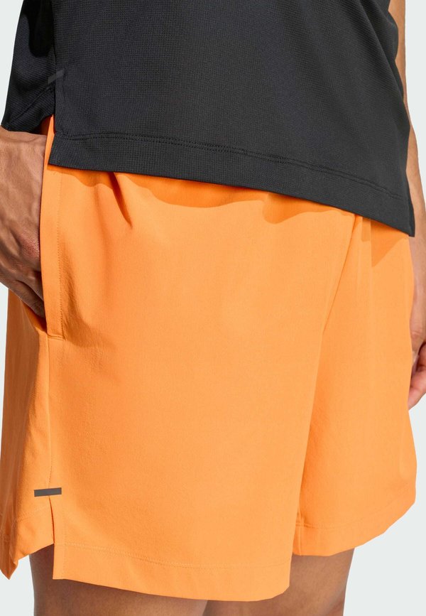 adidas Performance D4T ESSENTIALS
