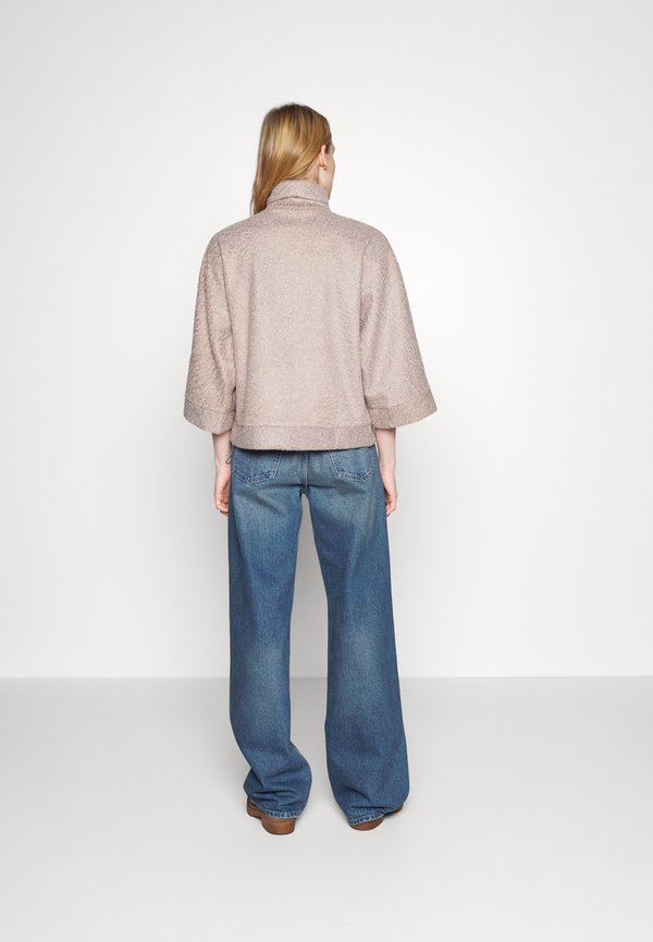 TOMMAZO OVERSIZED CROP