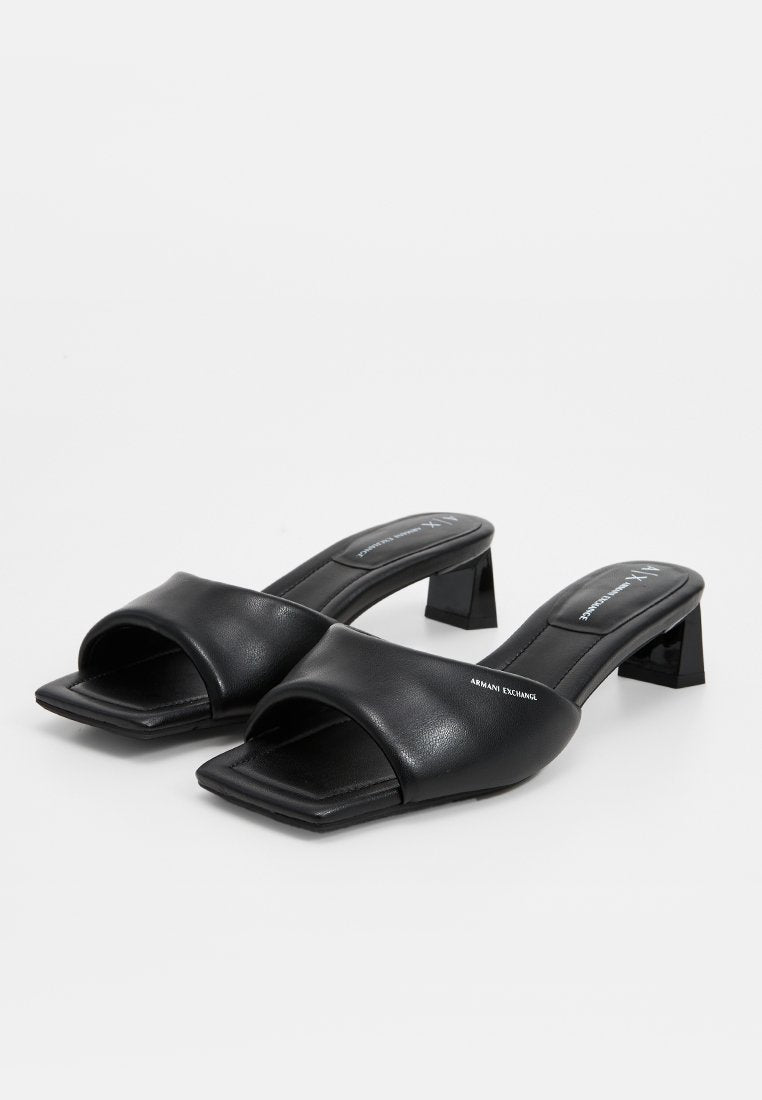 Armani Exchange Pantolette hoch Media 2