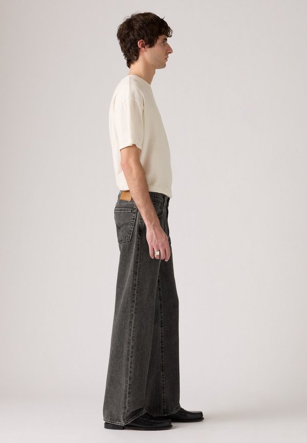 Levi's® 567® RELAXED FLARE