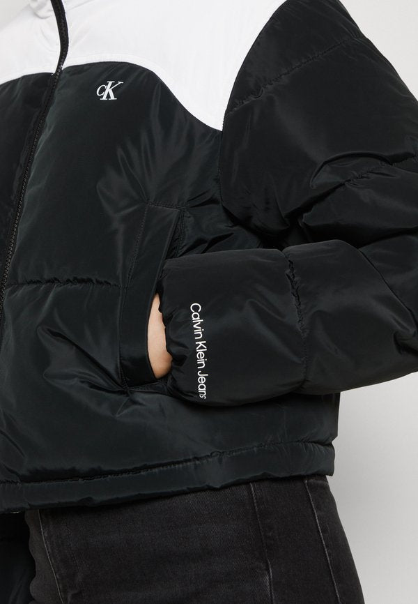 Calvin Klein Jeans CROPPED PUFFER