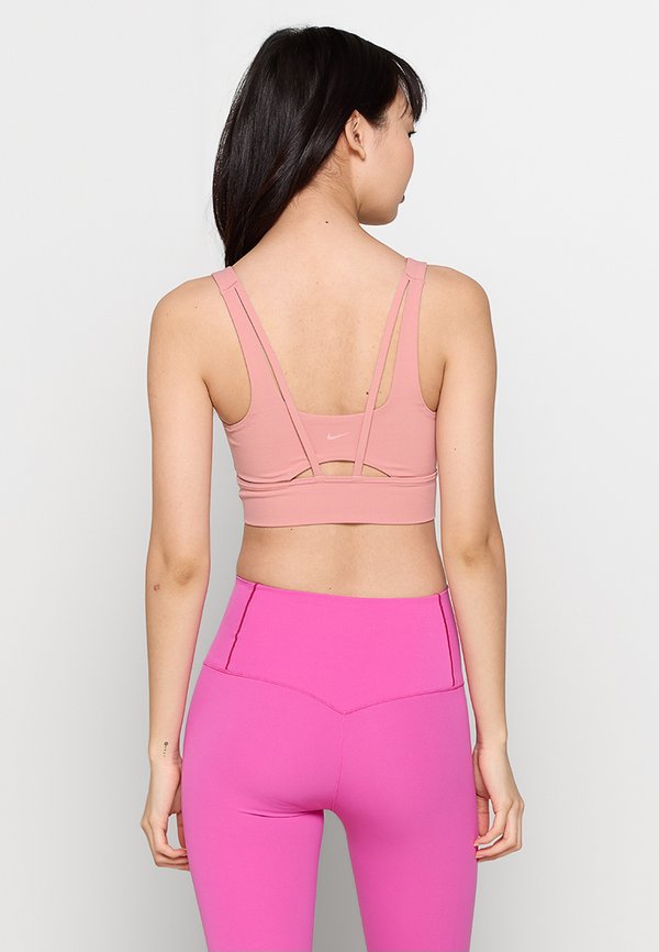 Nike Performance ALATE