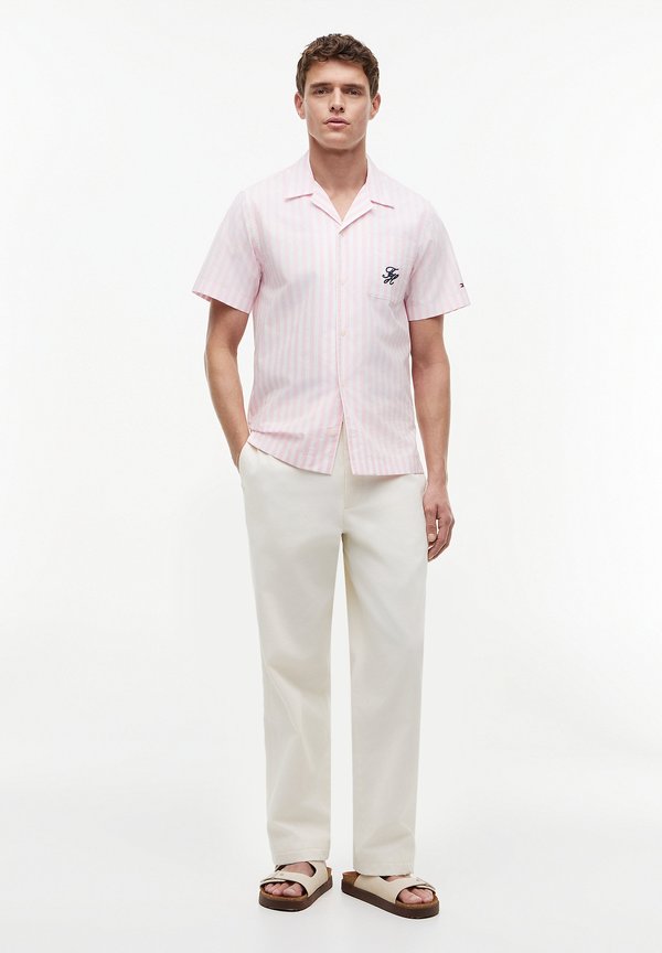 Tommy Hilfiger REGULAR FIT PAPER TOUCH SHORT SLEEVE SHIRT