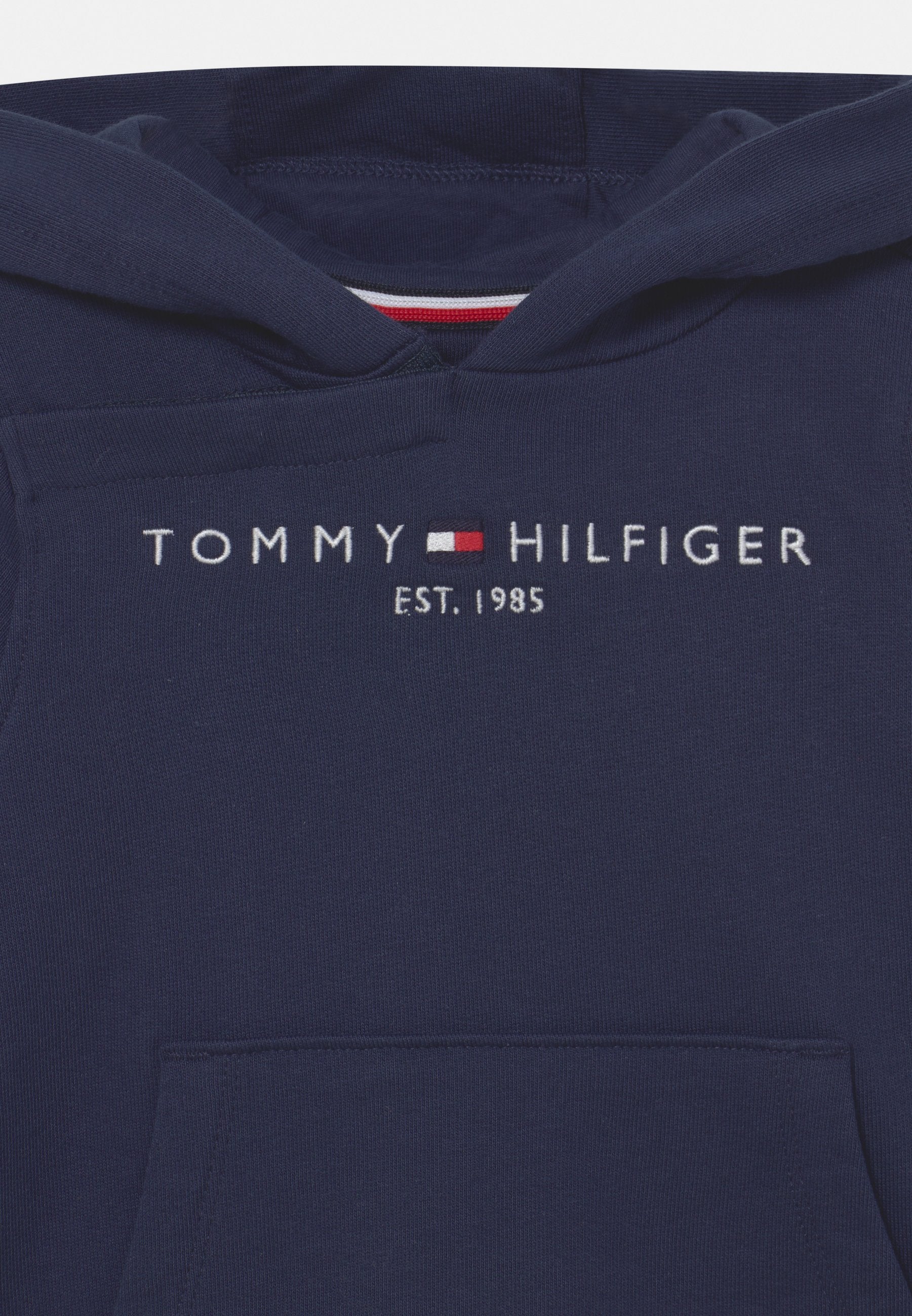 ESSENTIAL HOODIE UNISEX Media 5