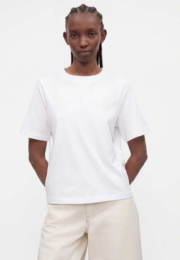 Selected crewneck regular fit