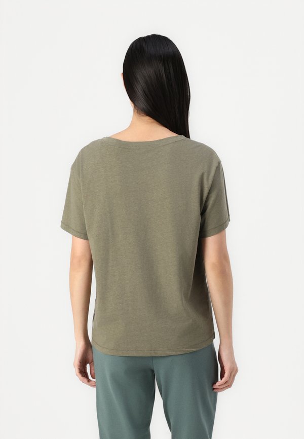 DOCKERS DEEP V NECK TEE