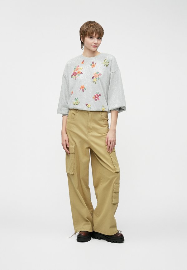 ONLY ONLBROOKE L/S O-NECK FLOWER SWT NOOS