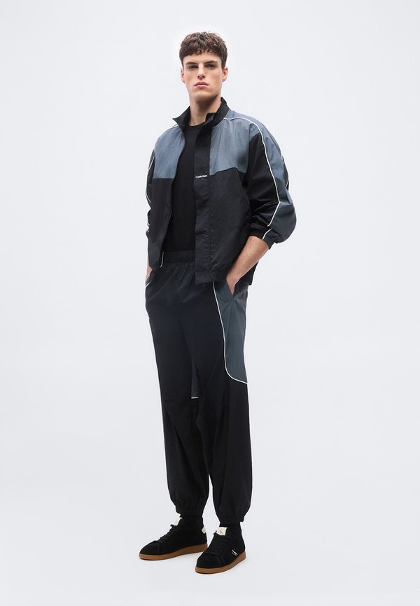 Calvin Klein COLORBLOCK COMMUTER