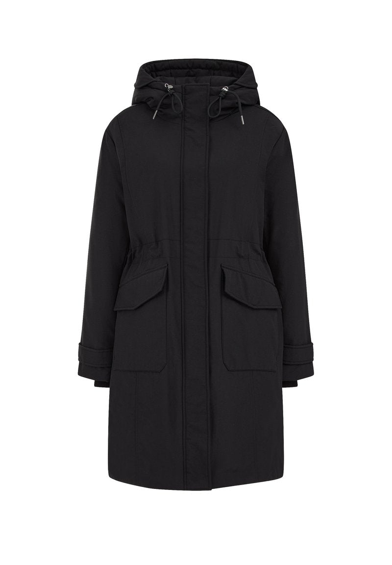 Schwarze Parkajacke mit Kapuze, ausgestattet mit verstellbaren Kordeln, zwei großen Fronttaschen und einem Reißverschlussdesign. Glatte, matte Textur.
