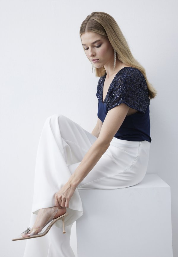 Anna Field