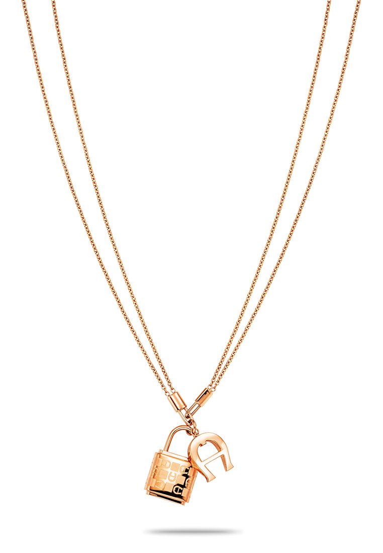 Halskette aus Roségold mit zwei Ketten. Sie besitzt ein Vorhängeschloss und einen Anhänger mit dem Buchstaben "A", beide mit detaillierten Oberflächen und einem glänzenden Finish.