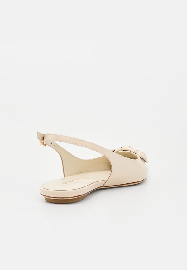 Stuart Weitzman STUART