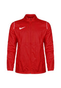 Rote Nike-Jacke mit vollem Reißverschluss, hohem Kragen, weißen Akzenten an den Schultern und Seitentaschen, hergestellt aus leichtem, glattem Material.