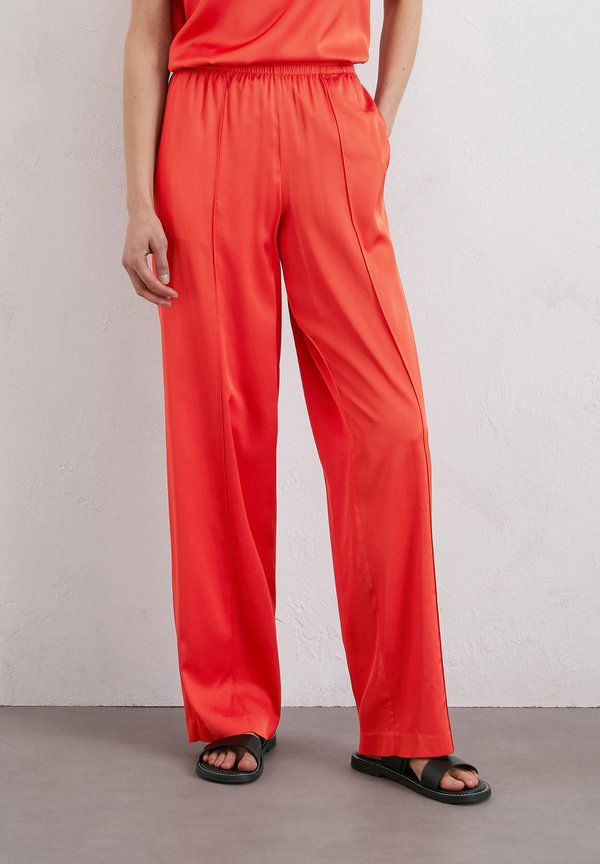 Marc O'Polo FLUENT JOGGER PLEAT DETAIL, ELASTIC WAIST
