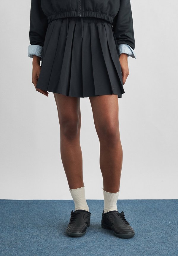Nike Sportswear KNIFE PLEAT SKIRT - Mini skirt - black