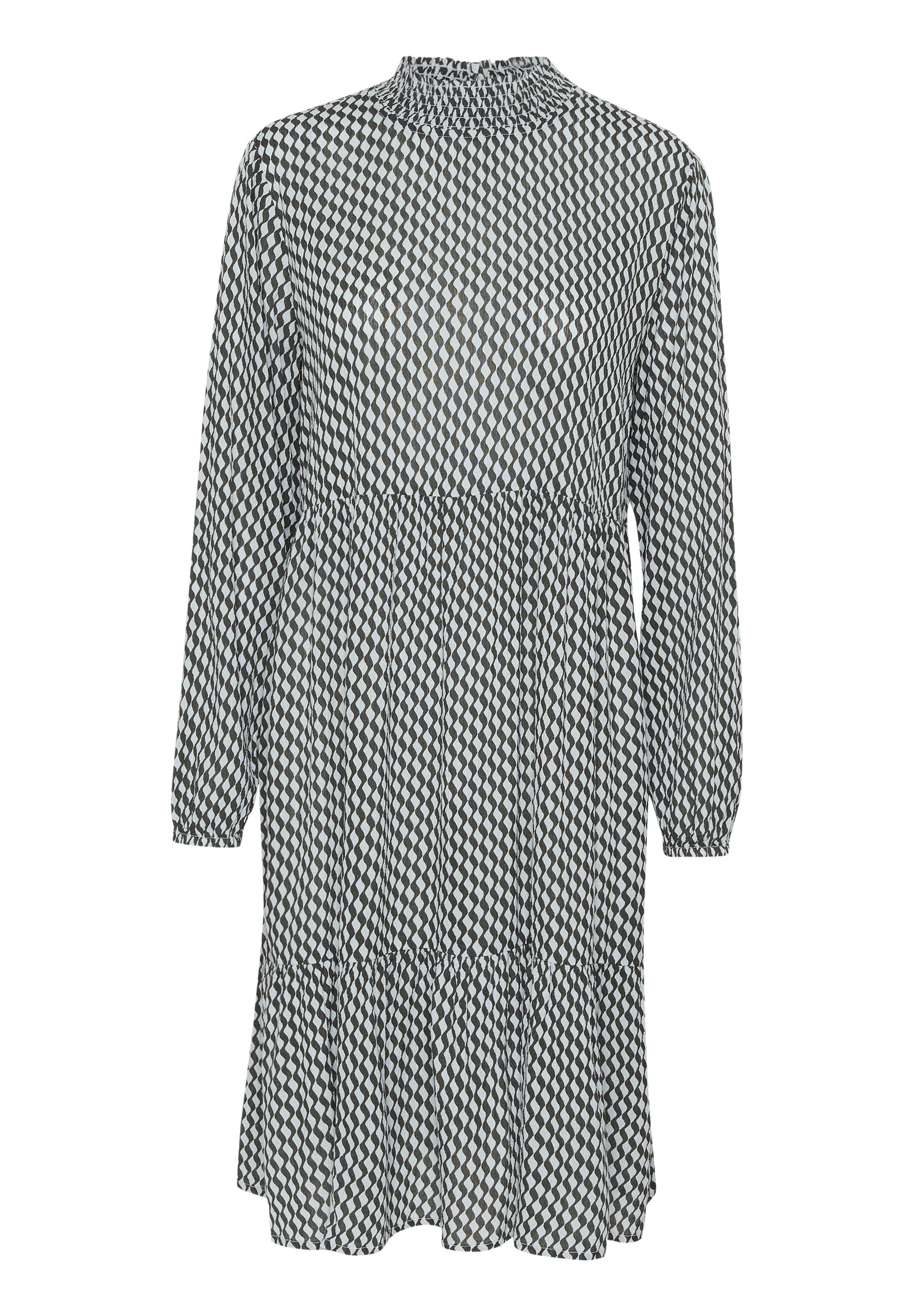 Langärmliges Kleid mit hohem Kragen, das ein geometrisches Schwarz-Weiß-Muster aufweist, einen elastischen Bund hat und im Design einen schichtenförmigen Rock besitzt.