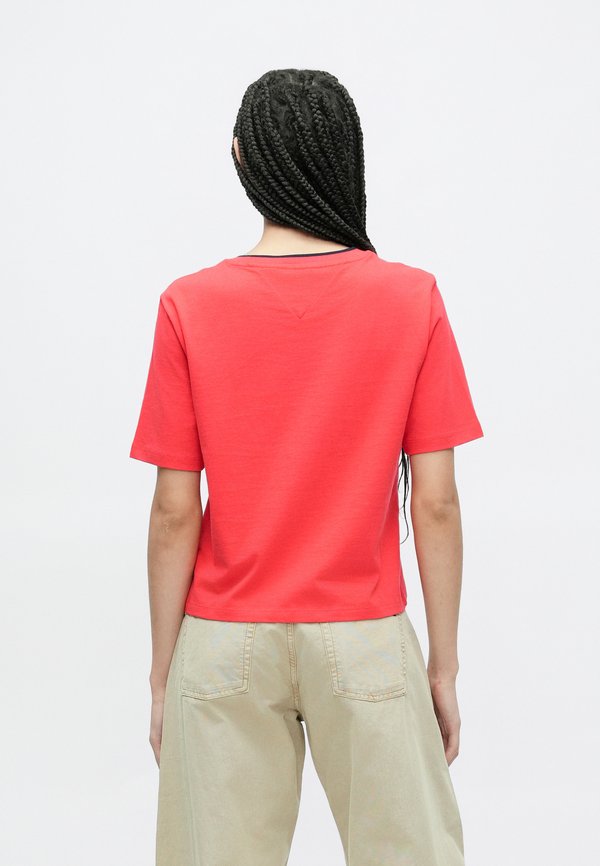 Tommy Jeans LOGO APPLIQUÉ RELAXED BOXY T-SHIRT