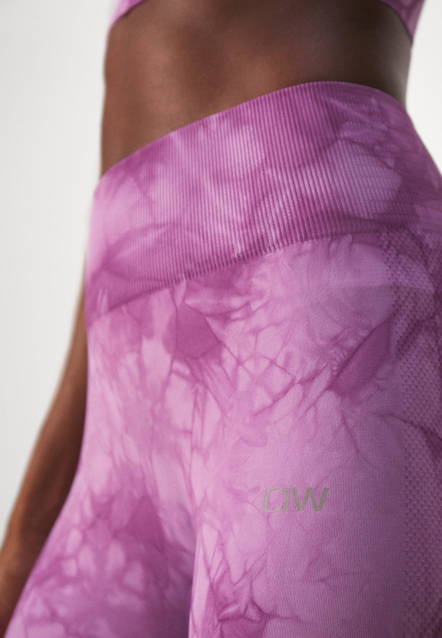 ICANIWILL DEFINE SEAMLESS TIE DYE