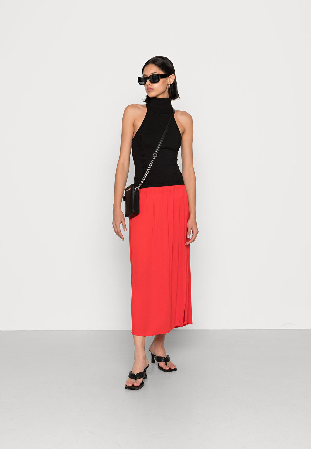 Good American ANGLED RIB HALTER