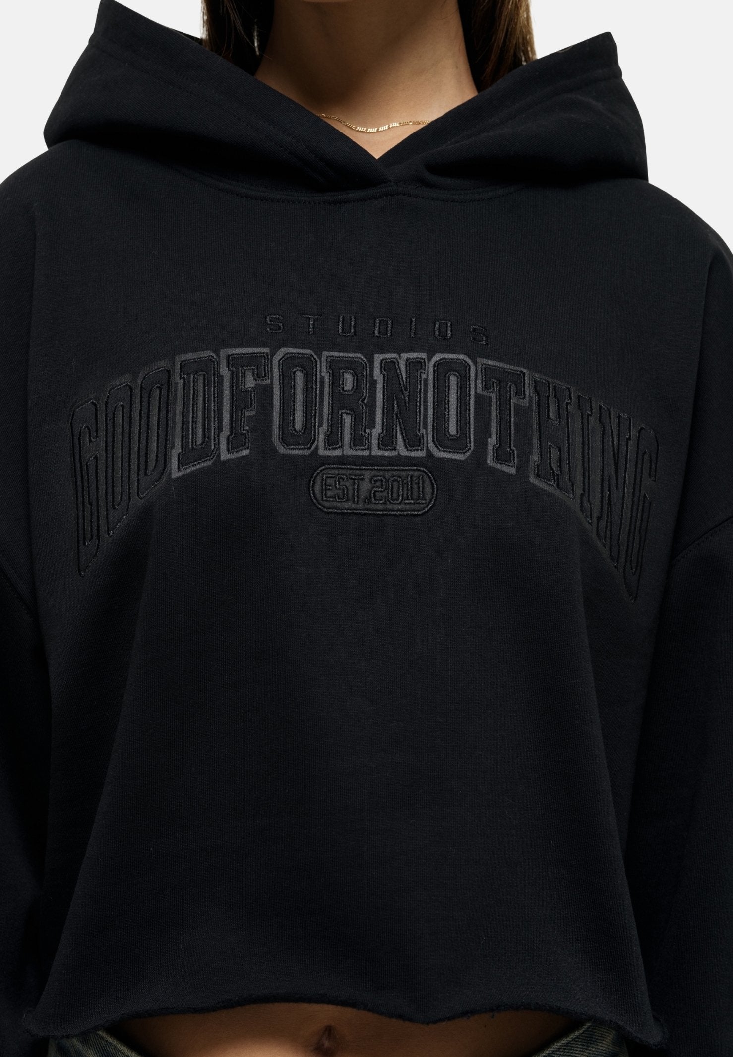 Good For Nothing FOCAL APPLIQUE BLACK CROPPED HOODIE