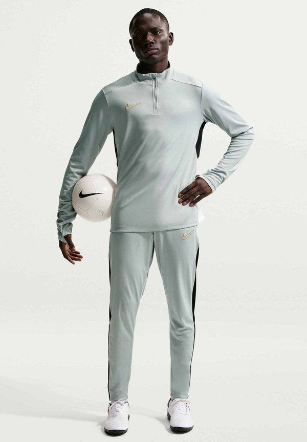 Nike Performance ACD25 - Tracksuit bottoms - light smoke grey white black metallic gold