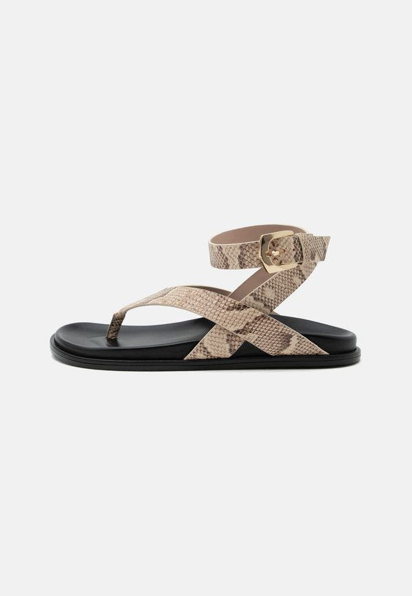 Stuart Weitzman MARYKATE