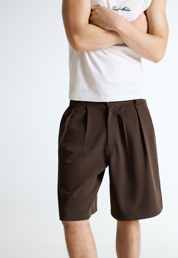 Bershka TAILORING BERMUDA - Shorts - brown
