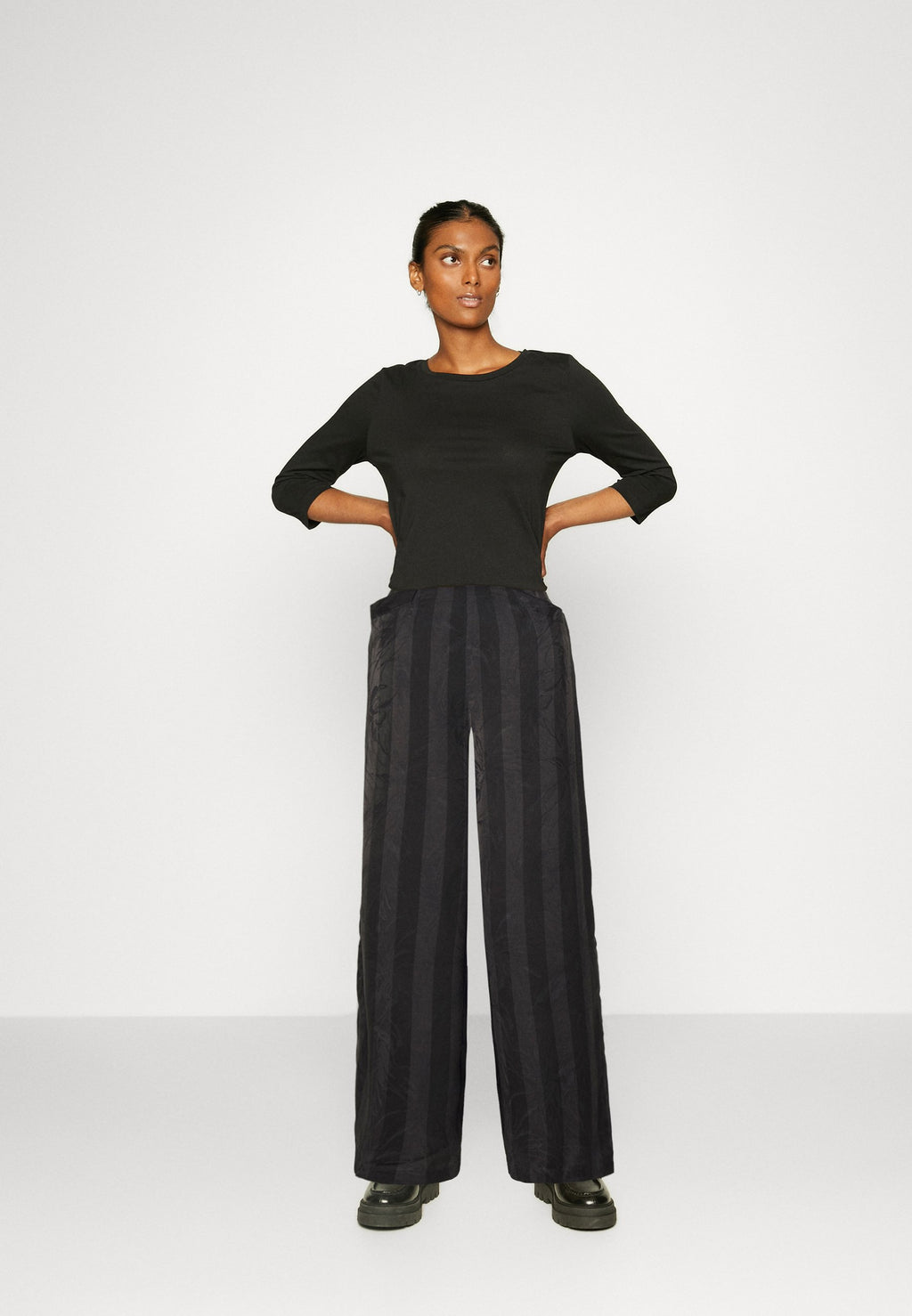 La Strada Unica LSUSATINA WIDE PANT