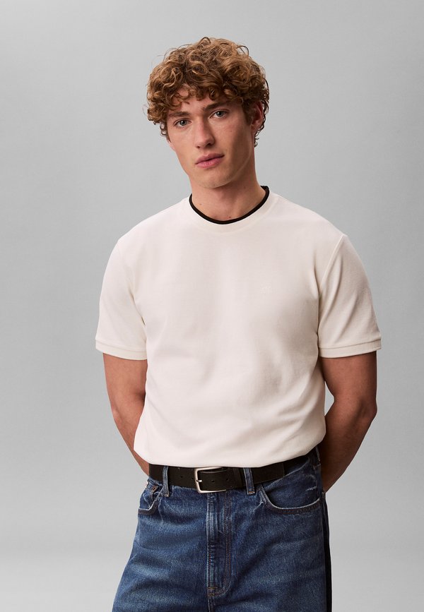 Calvin Klein Basic T-shirt - tofu